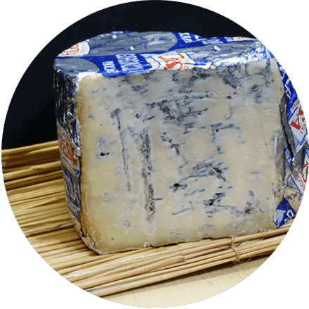Artisan produced by Igor. This is the first Gorgonzola to be produced back in the 9th century, from the surroundings of Milano and Piedmonte. Creamy and spicy.